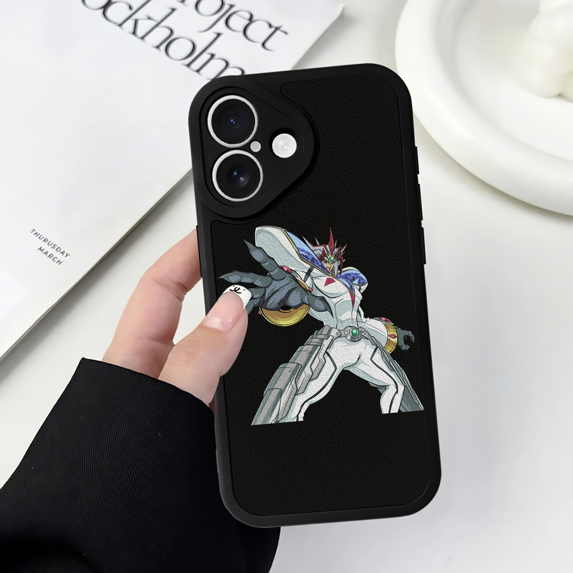 （画像用） 遊☆戯☆王 Yu-Gi-Oh! 【iPhone 16シリーズ対応】シリコンスマホケース（レザー調） 材質：シリコン